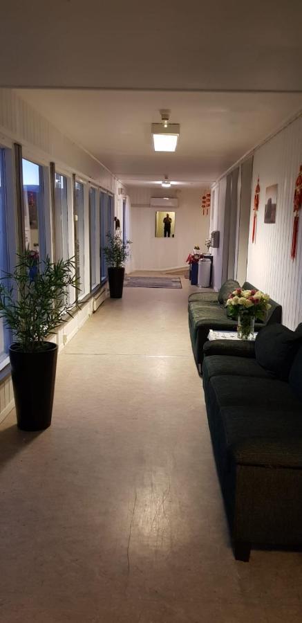 Dombas Gjestehus Exterior foto